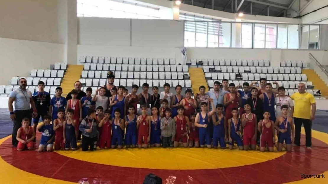 Amatör Spor Haftası, &quotSporun Enleri 2022" ödül töreni ile sona erdi
