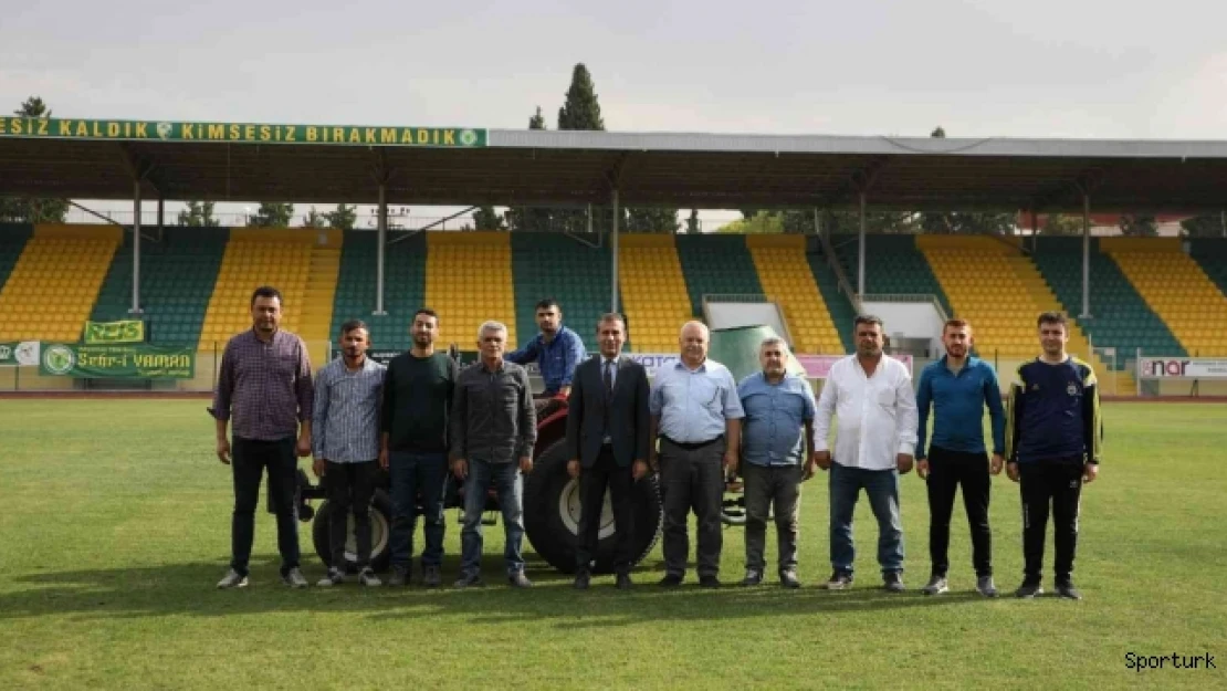Atatürk Stadyumu'nda bakım çalışmaları başladı