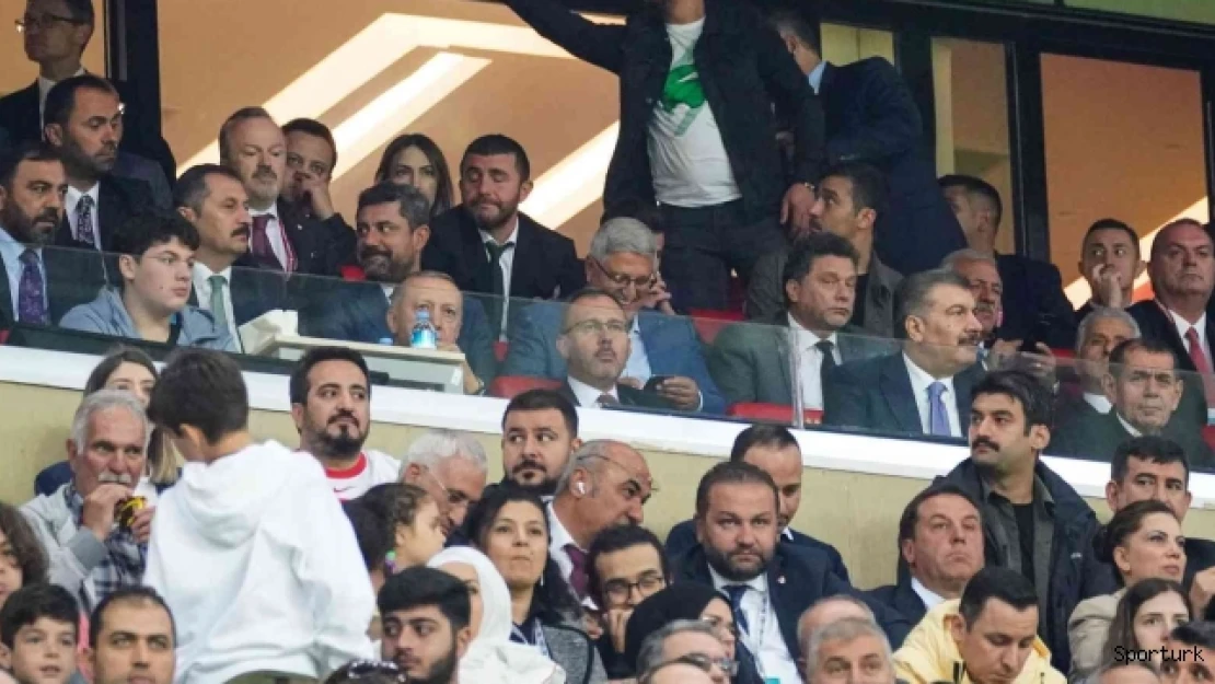 Bakan Kasapoğlu: &quotFutbolcular ve teknik ekibi gönülden kutluyorum"