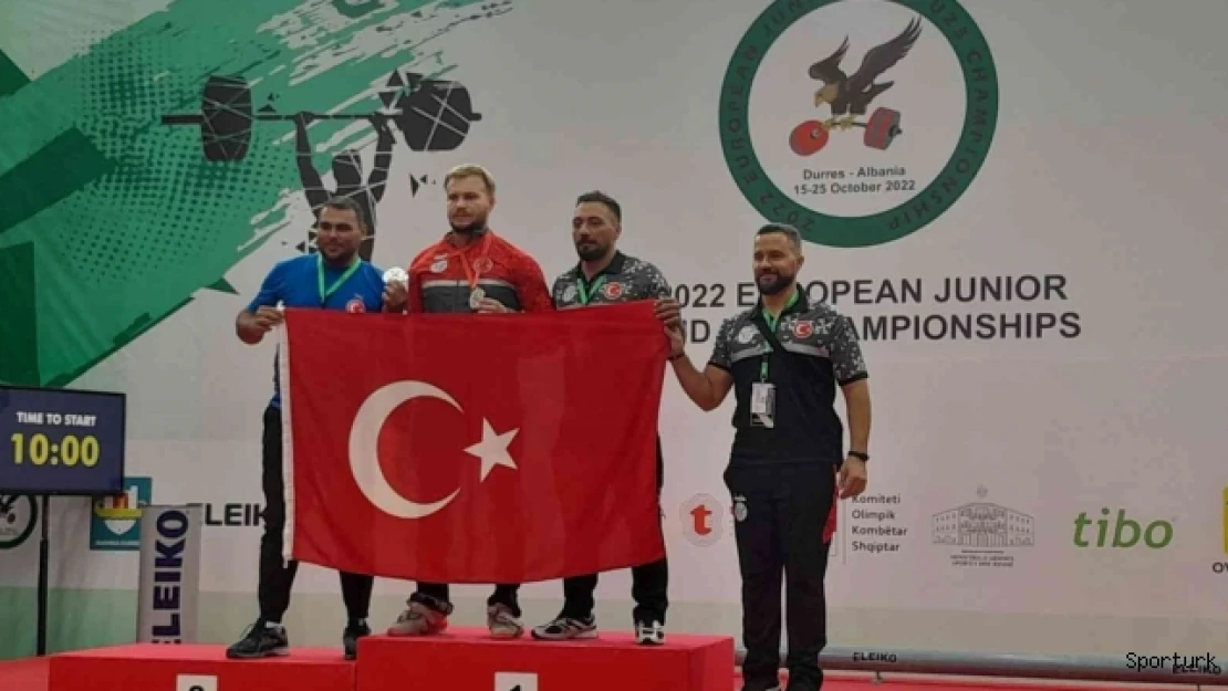 BARÜ'lü milli halterci Emre Öztürk'ten 2 gümüş madalya