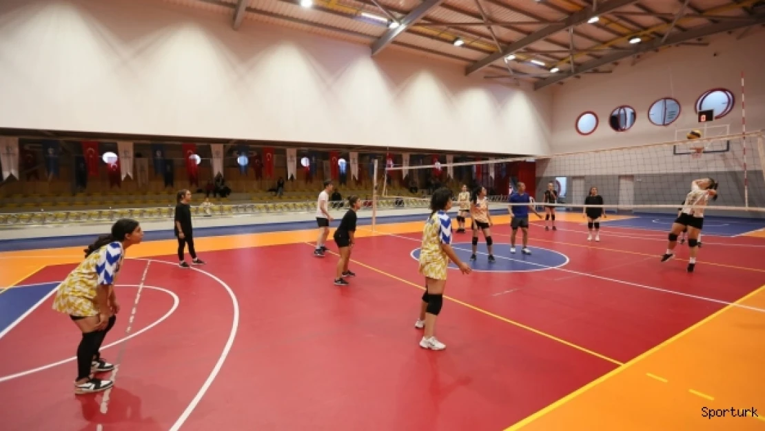 Başkan Aygün: &quot11 bin 103 sporcu ile ilçemizin geleceğine yatırım yapıyoruz"