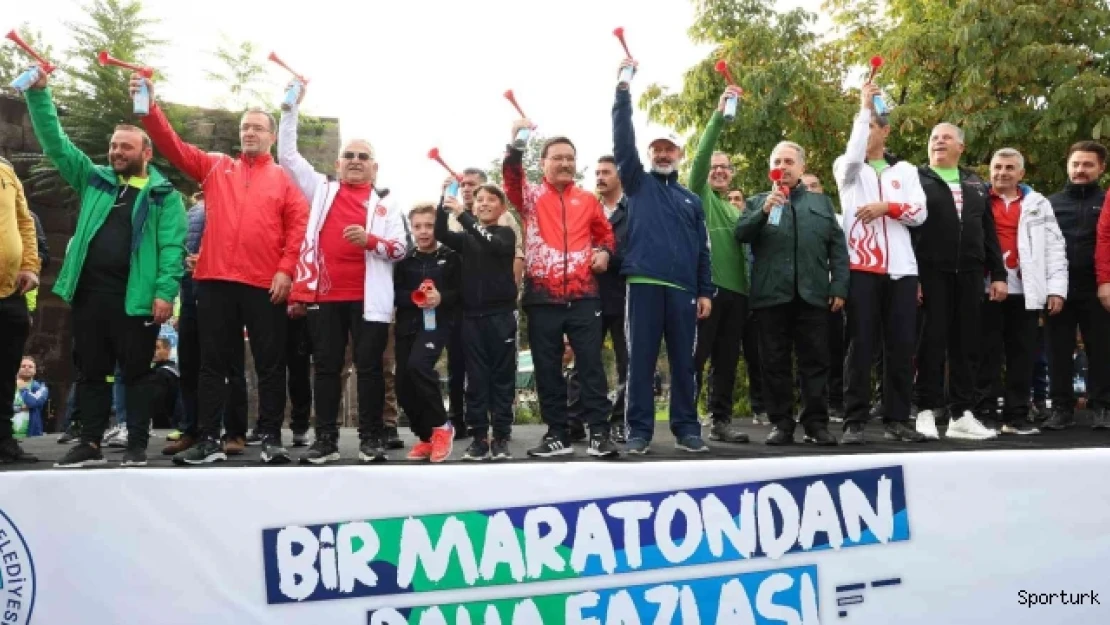 Başkan Büyükkılıç: &quotGünümüze güzellik katan hemşehrilerime teşekkür ediyorum"