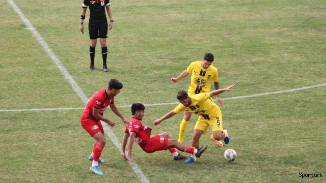 Bayburt Özel İdarespor evinde Somaspor'a 3-0 yenildi