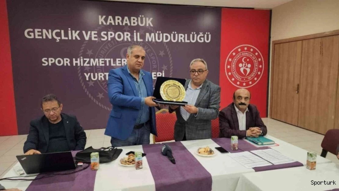 Beşiktaş Başkanı Çebi'den babasına jest
