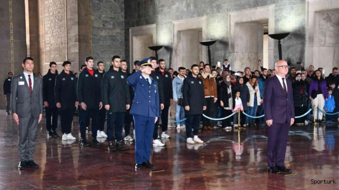 Bigadiç Belediyespor Ata'nın huzurunda