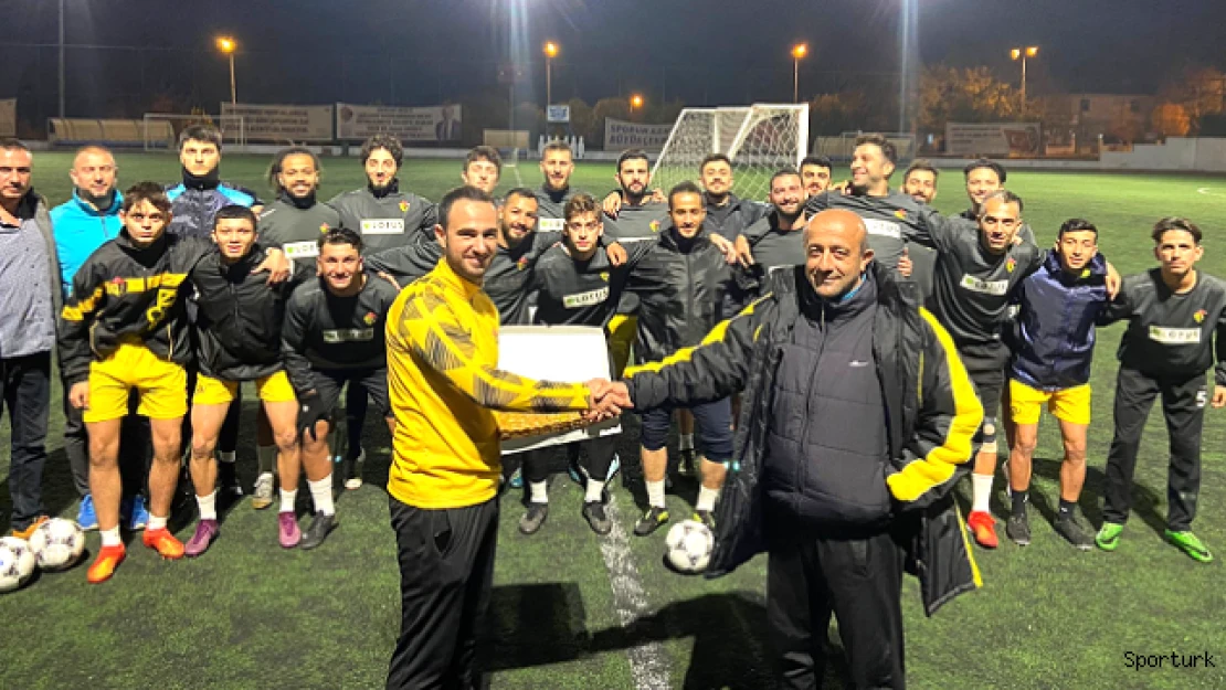 Ceyhun Canbaz'dan tatlı sürprizi