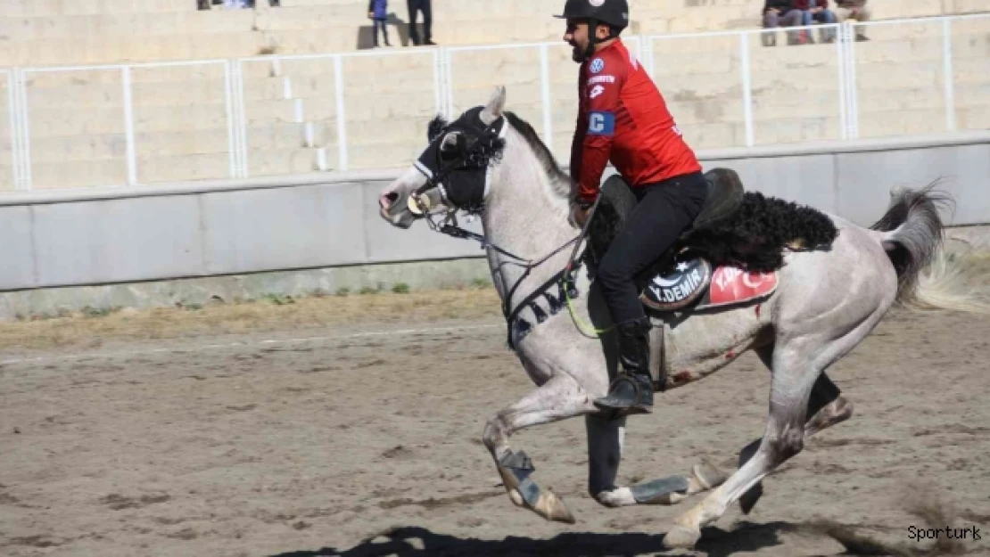 Erzurum'da Cirit 1. Lig müsabakaları devam ediyor