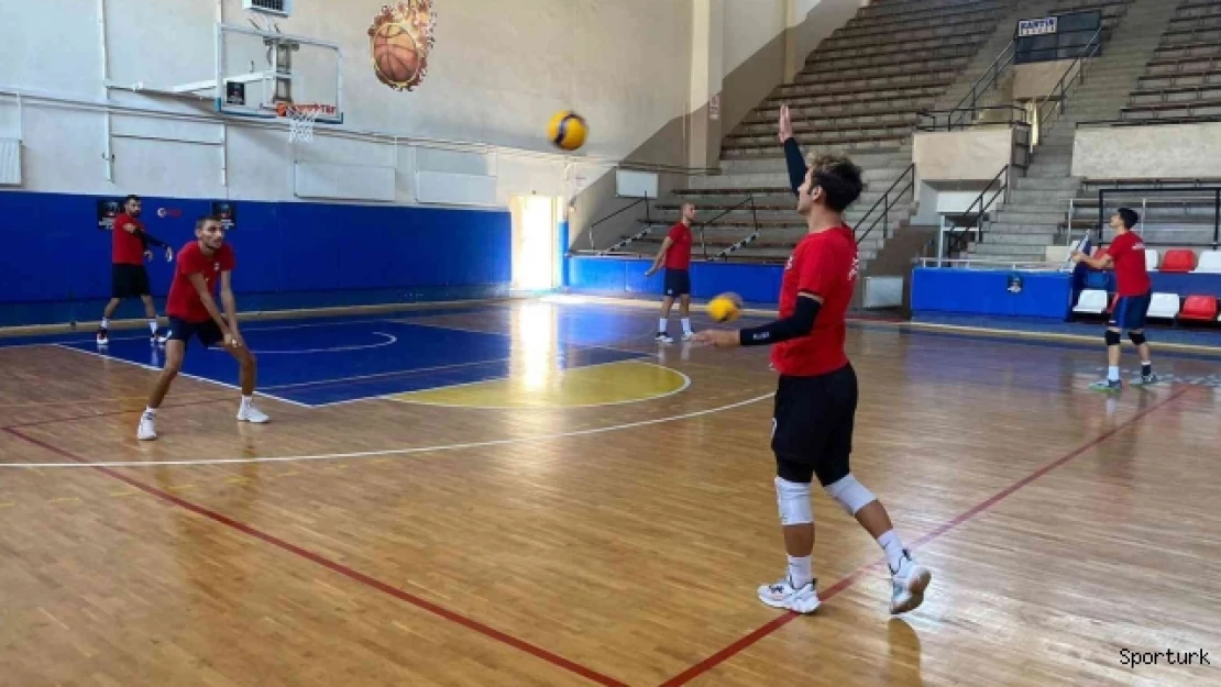 Nazilli'de filenin efeleri sezonun ilk maçına hazırlanıyor