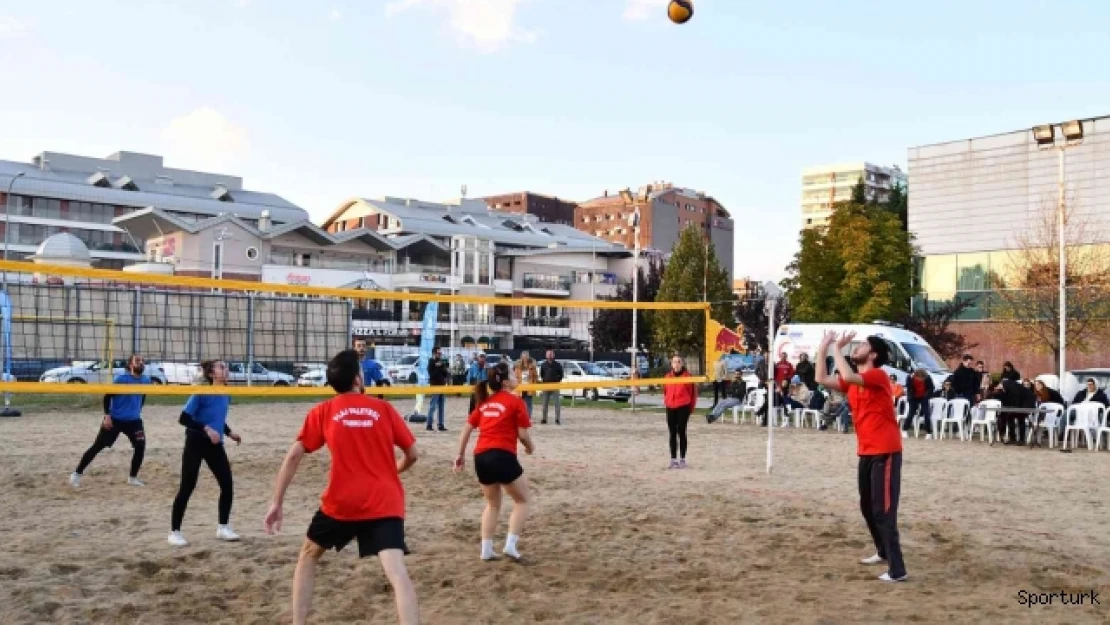 Plaj voleybolunda şampiyon &quotZeplin" takımı oldu