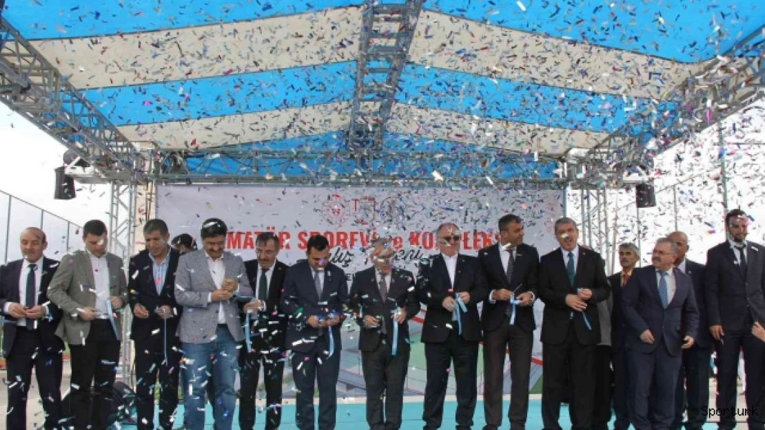 Sivas'ta modern 'Amatör Spor Evi' açıldı