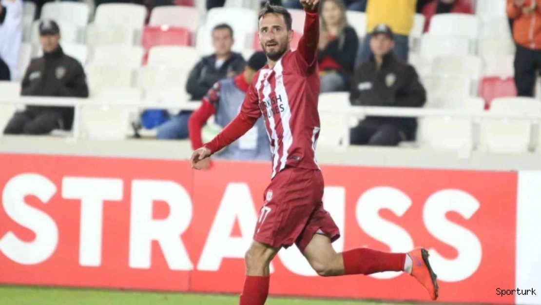 Sivasspor'da Erdoğan Yeşilyurt gol sayısını 2'ye çıkardı