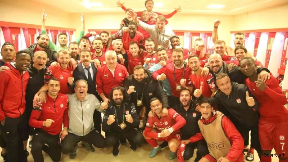 Sivasspor'dan galibiyet pozu