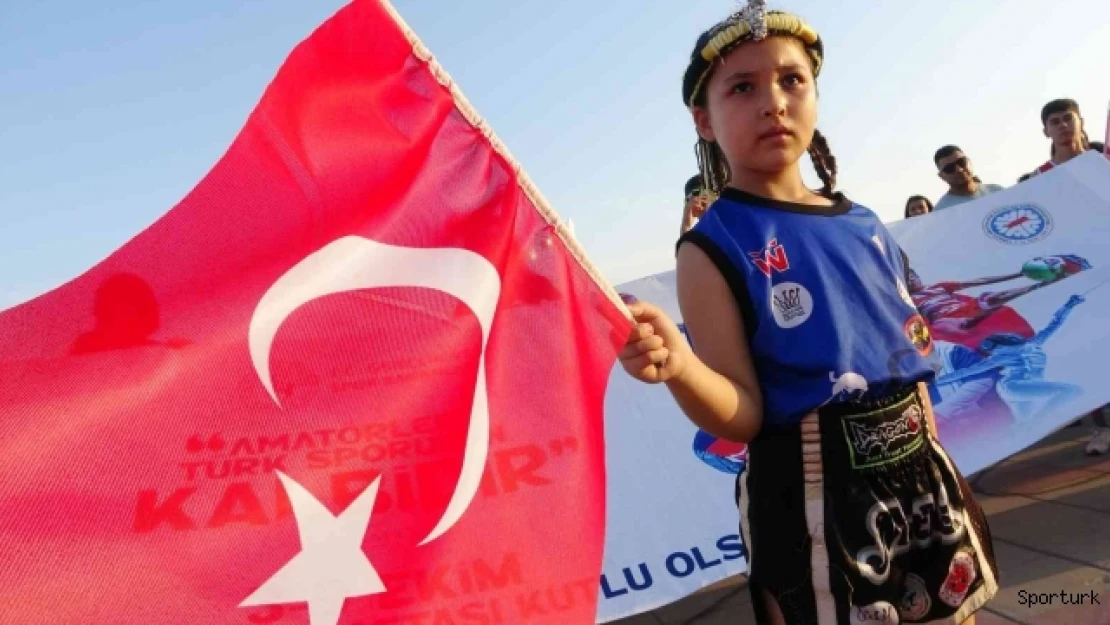 Sporcular 'Amatör Spor Haftası'nı yürüyüşle kutladı