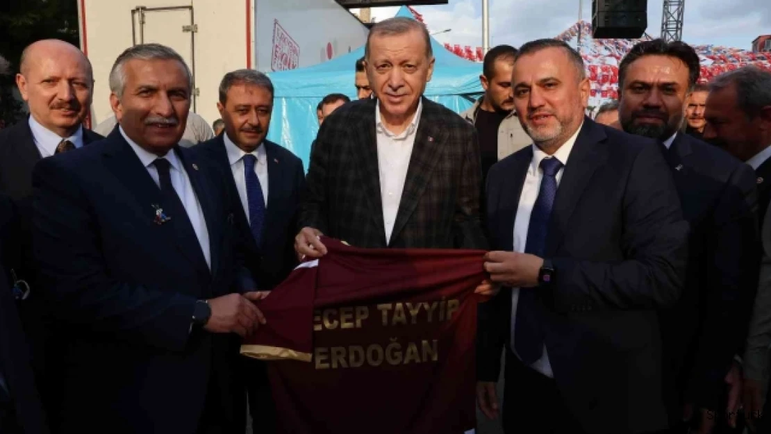 Stadyum için taraftar imzaları Cumhurbaşkanına teslim edildi