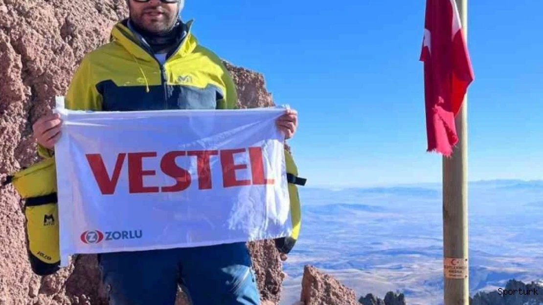 Vestel personelinden Erciyes Dağı'na 'Cumhuriyet' tırmanışı