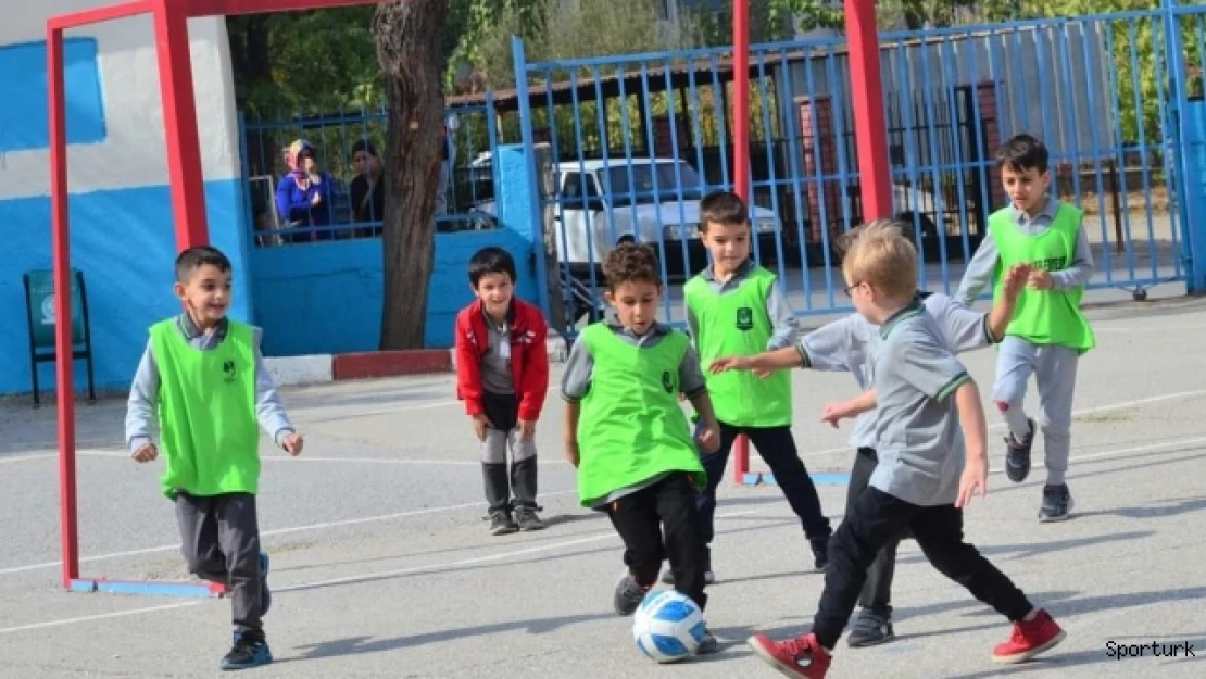 Yunusemre'de yeni dönem futbolcu taramaları başladı