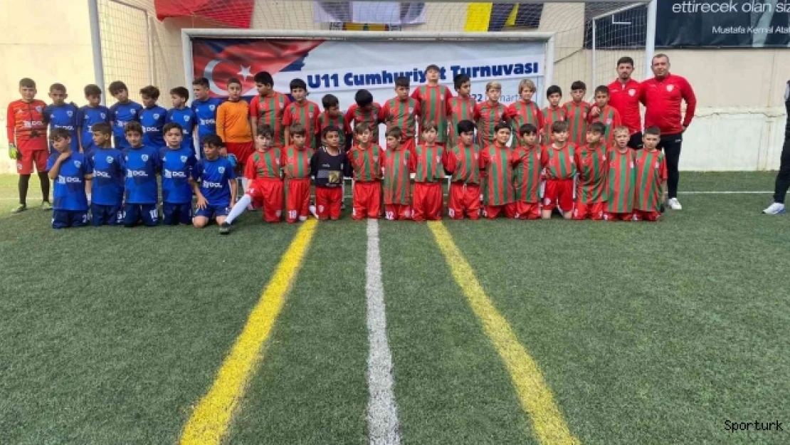 1308 Osmaneli Belediyespor 'U-11 Cumhuriyet Turnuvası'a katıldı