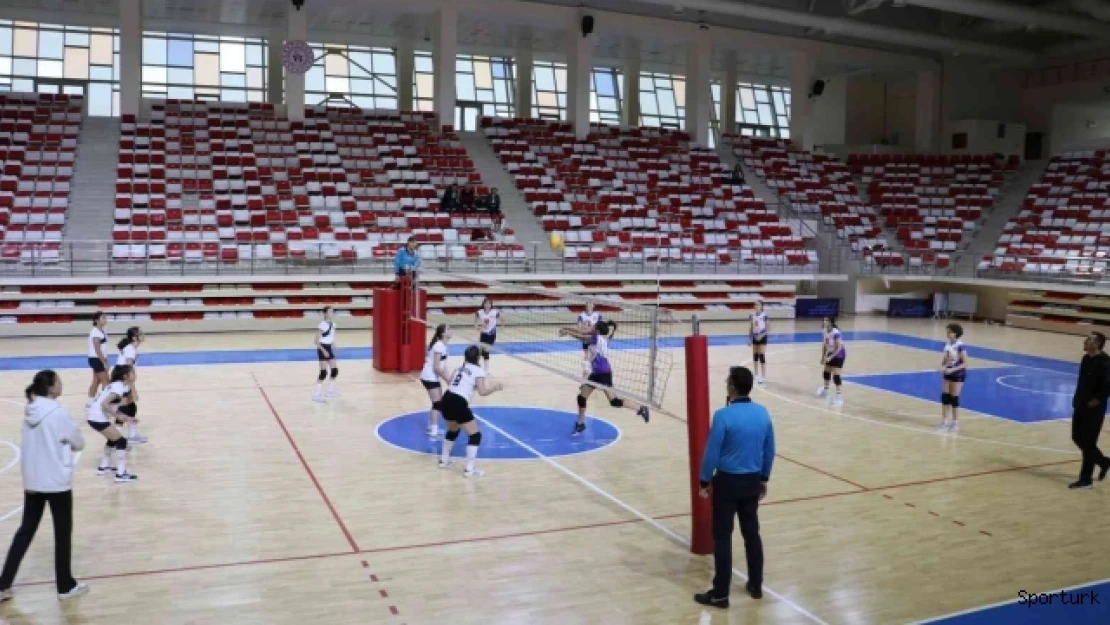 'Yıldız Kız' voleybol müsabakaları devam ediyor