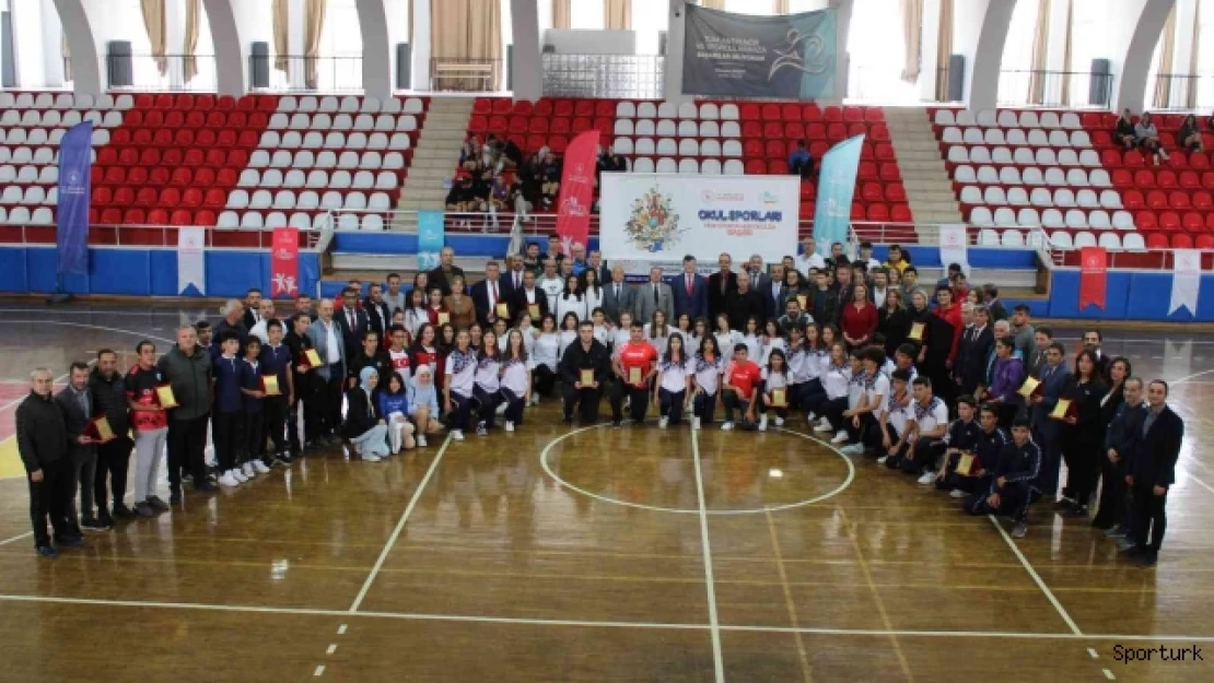 Aydın'ı başarıyla temsil eden şampiyon okullar ödüllendirildi
