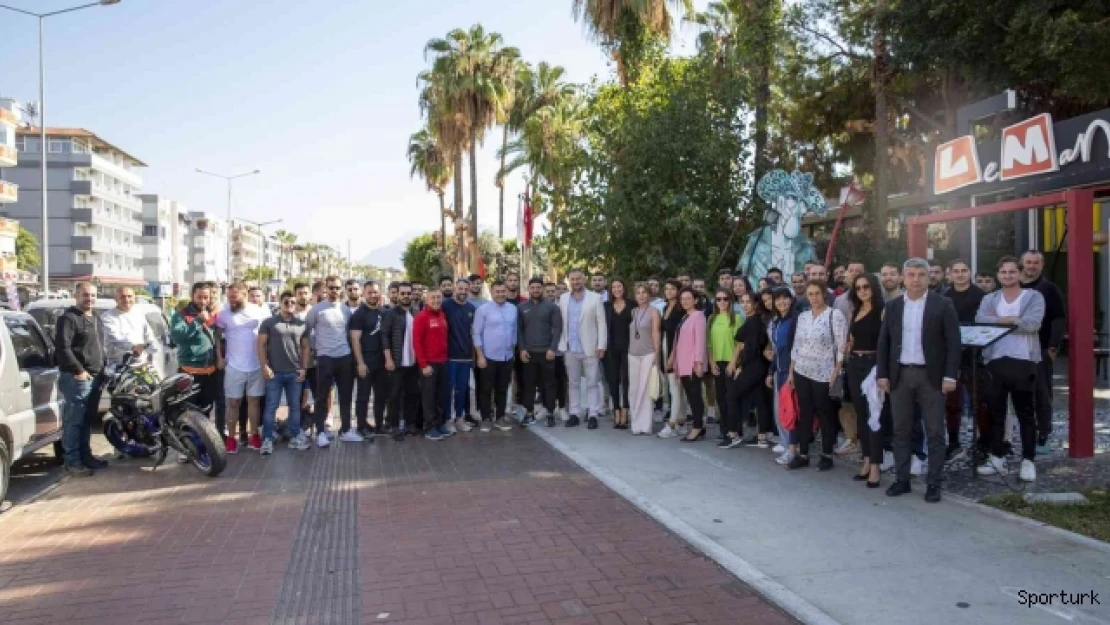 Başkan Yücel, fitness antrenörlerine kentteki yatırımları anlattı