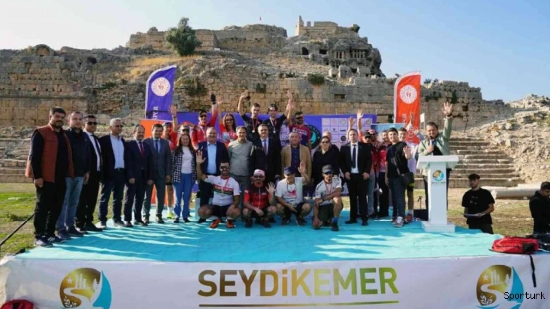 Bisikletçiler Tlos Antik kentinde yarıştı