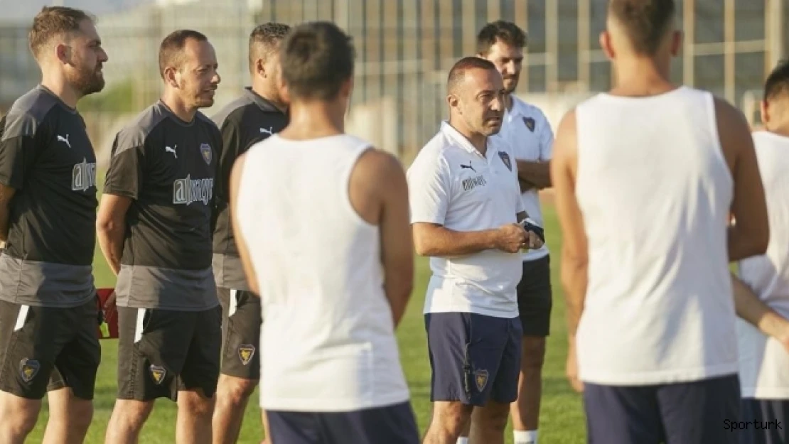 Cüneyt Dumlupınar: &quotEn az gol yiyen takımız"