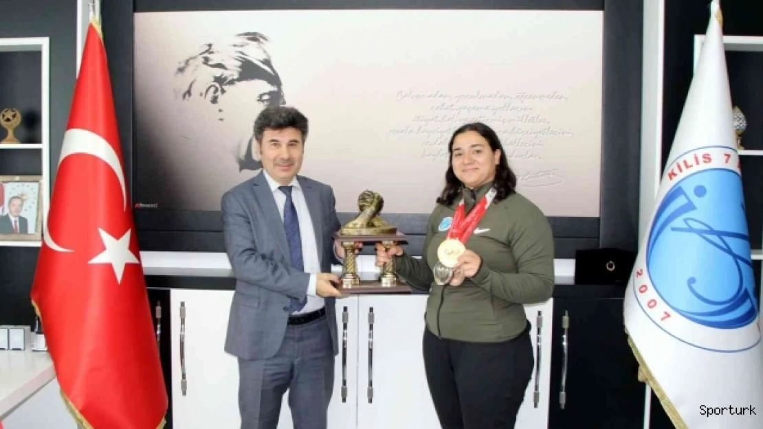 Dünya şampiyonu Yenidünya, Rektör Karacoşkun ile bir araya geldi