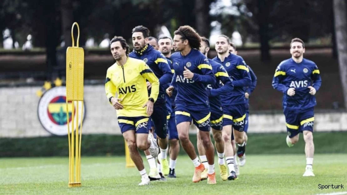 Fenerbahçe çalışmalarına devam ediyor