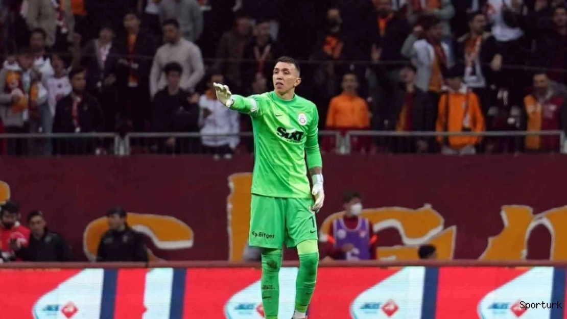Fernando Muslera'nın Beşiktaş derbisi karnesi