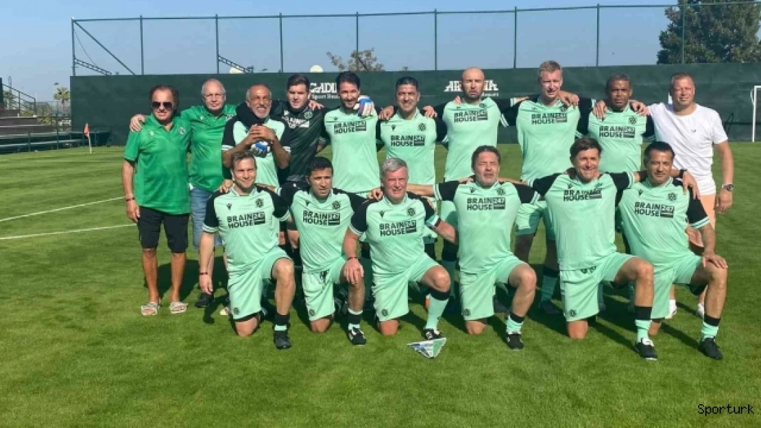 Futbol efsaneleri Antalya'da bir araya geldi