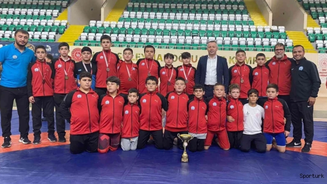 Güreş minderinde 'Yıldırım' fırtınası