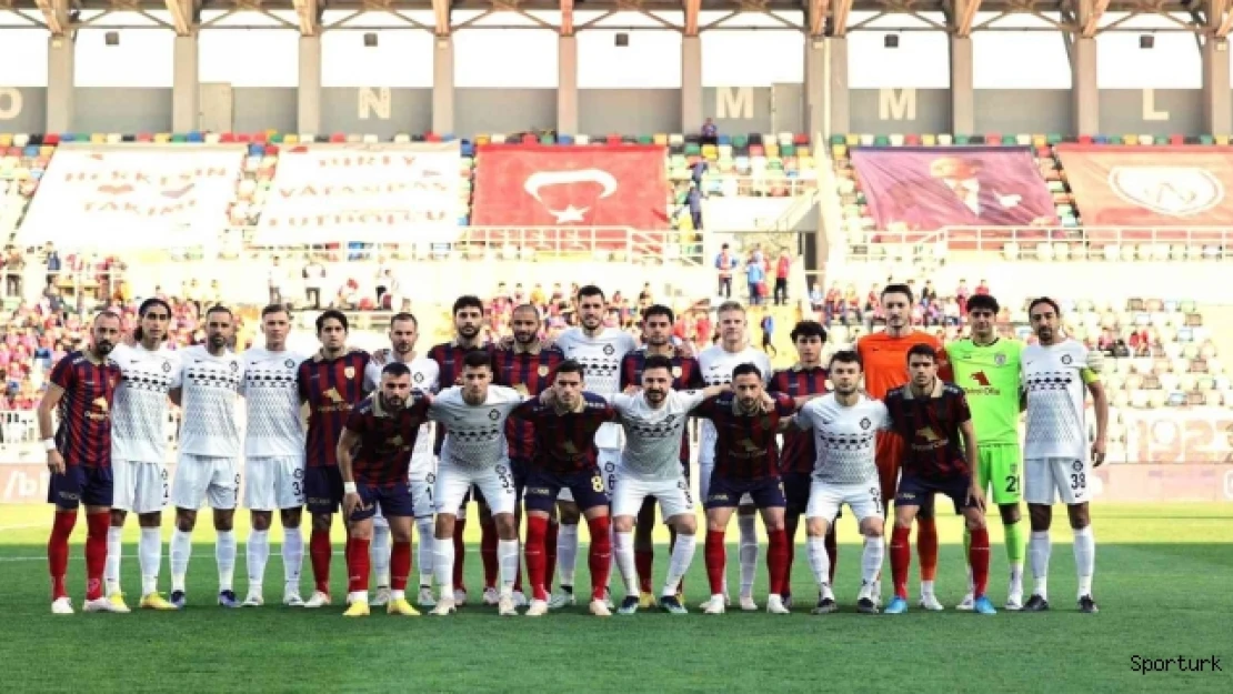 İzmir derbisi kol kola başladı