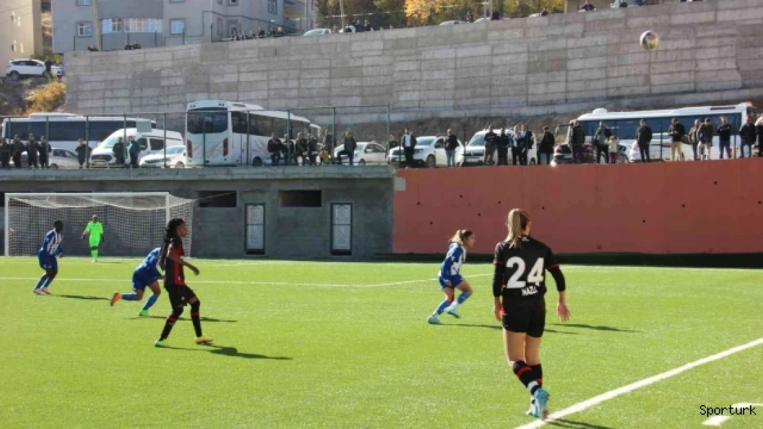 Kadınlar Futbol Süper Ligi: Hakkarigücü: 0 - Fatih Karagümrük: 0