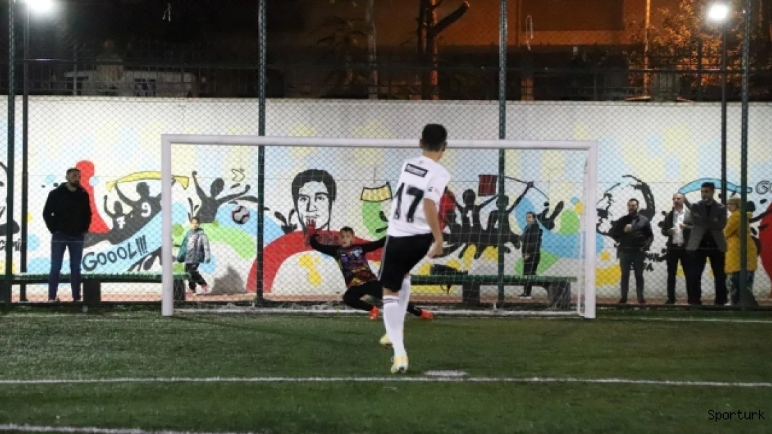 Kartal'da düzenlenen uluslararası futbol turnuvası sona erdi