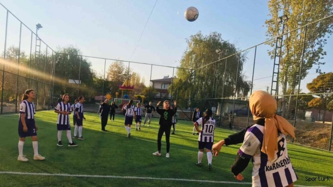 Kırıkkale'de kız futbol takımı kuruldu