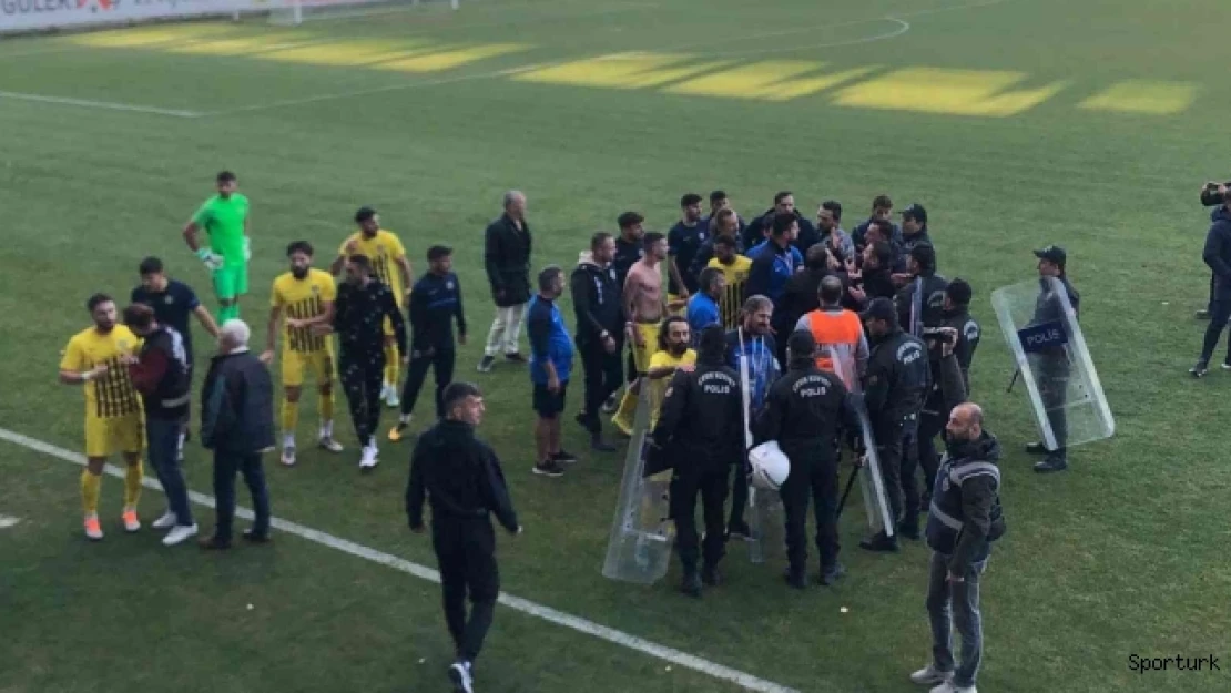 Maç sonu büyük kavga çıktı!