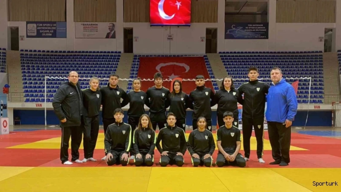 Manisa BBSK'lı judocular lige iddialı başladı