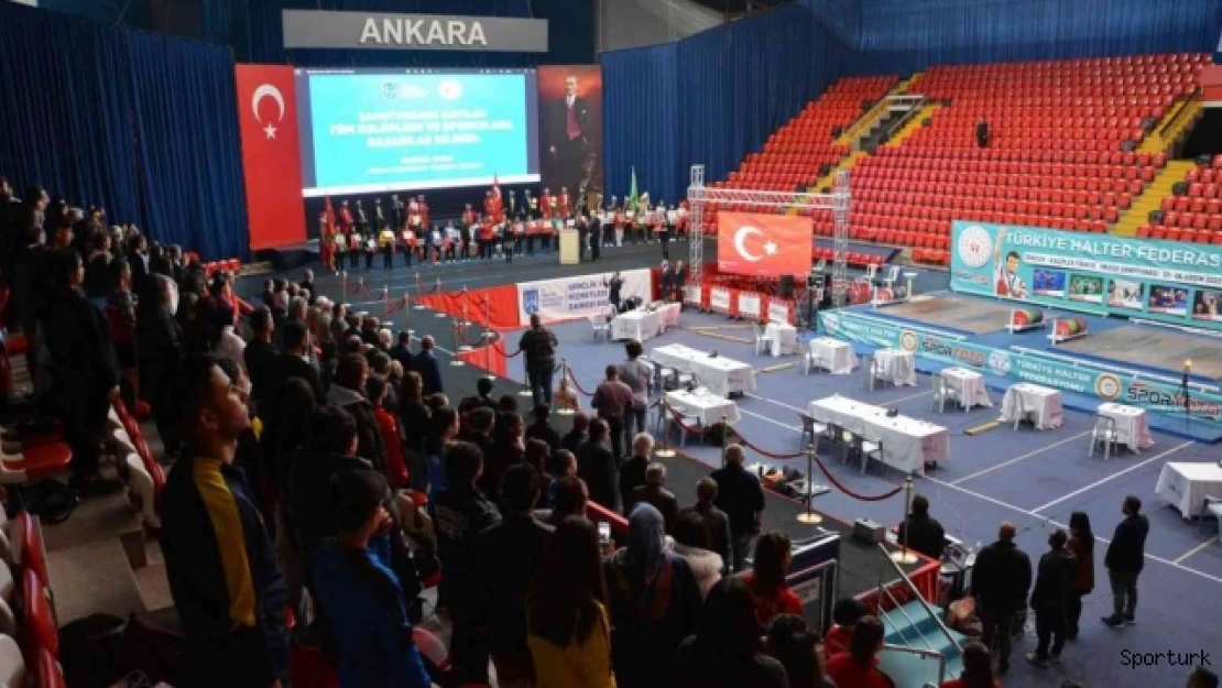 Milli Halterci Karaca Türkiye 2'ncisi oldu