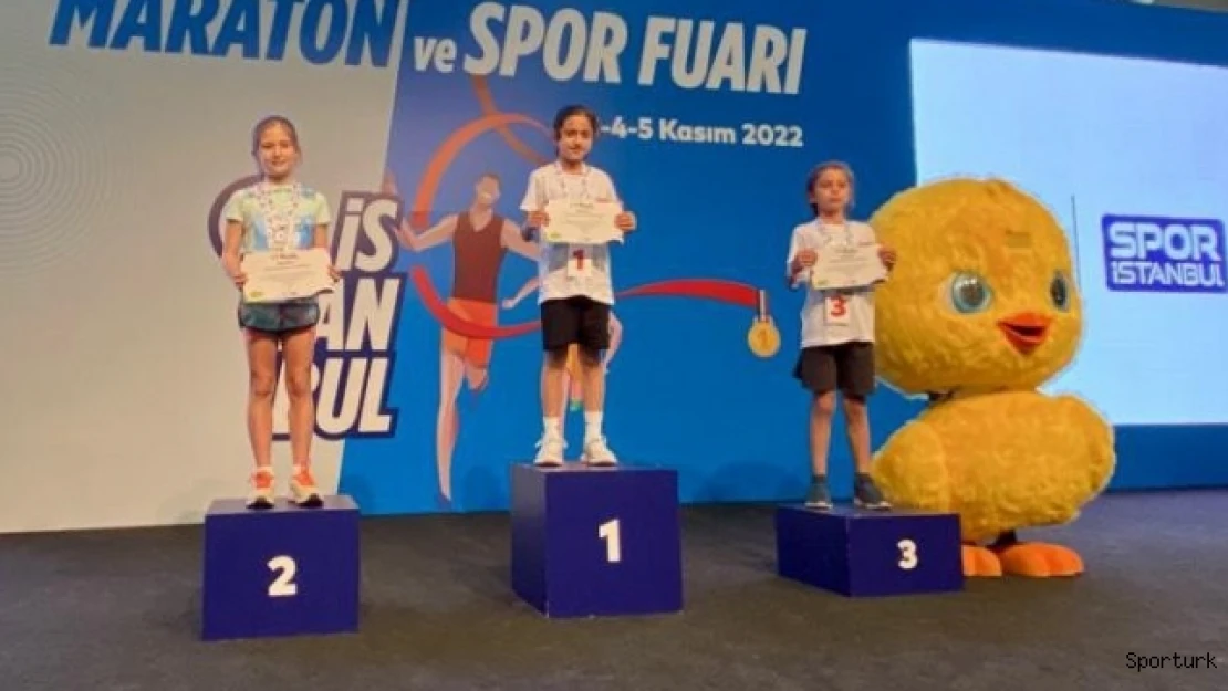Öğrenciler 44. İstanbul Maratonu'nda derece aldı