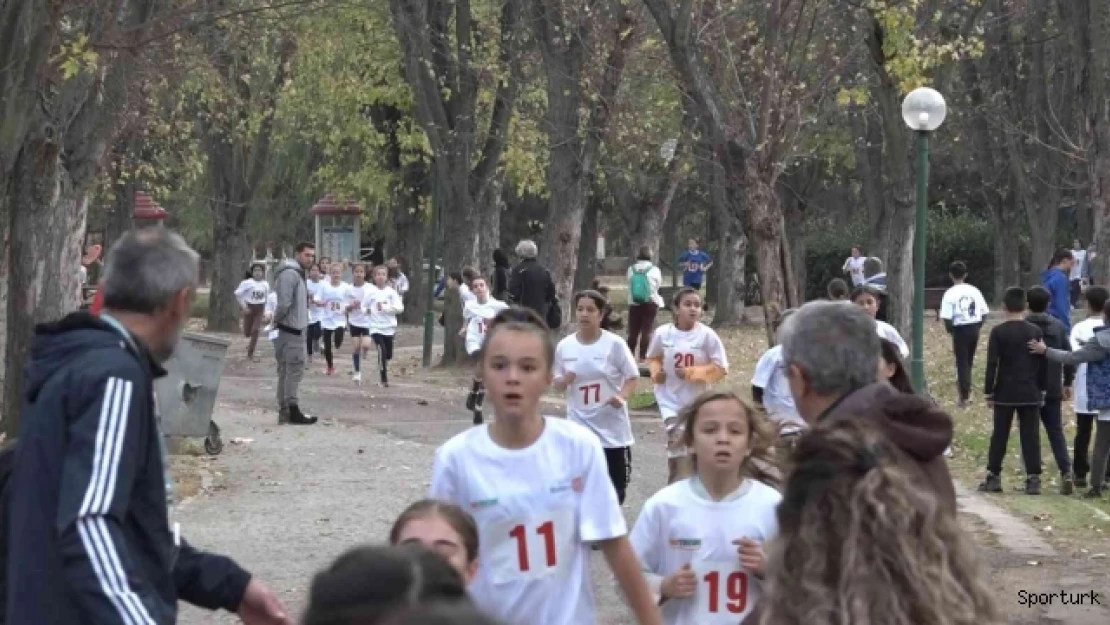 Öğrenciler birinci olmak için ter döktü