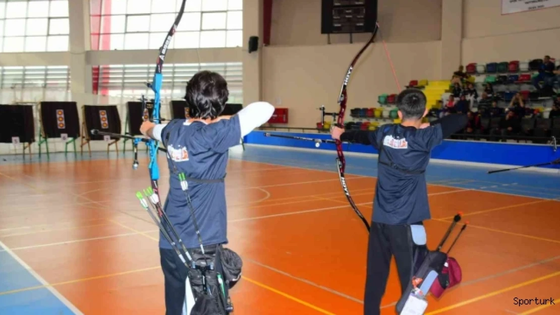Oklar, Mili Sporcu Ayşenur Aygören anısına atıldı