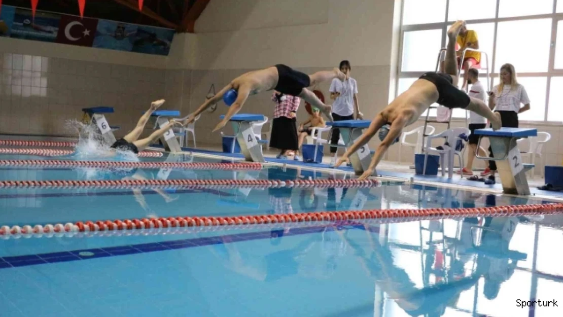 Okullar arası yüzme şampiyonası tamamlandı