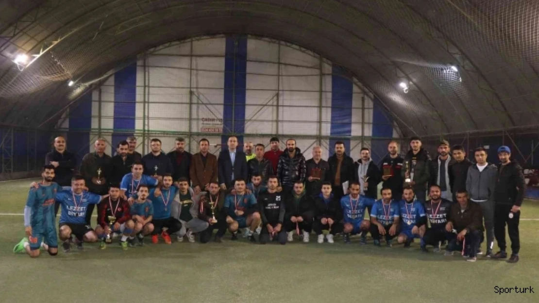 Oltu'da Halısaha futbol şöleni