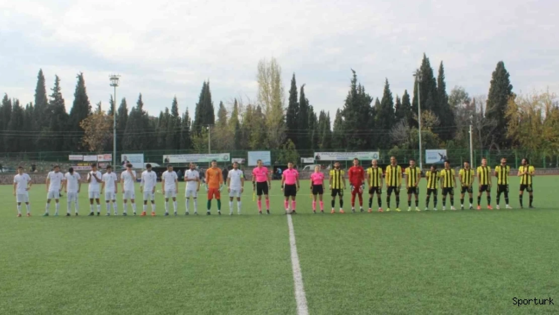 Salihli'de kazanan Aliağa FK oldu