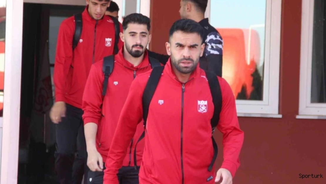 Sivasspor, Slavia Prag maçı için Prag'a gitti