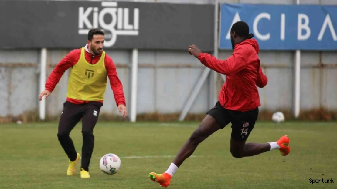 Sivasspor'da Ümraniyespor mesaisi devam etti