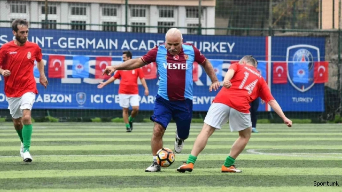 Trabzon il protokolü ve Macaristan heyeti arasındaki maçta kazanan dostluk oldu