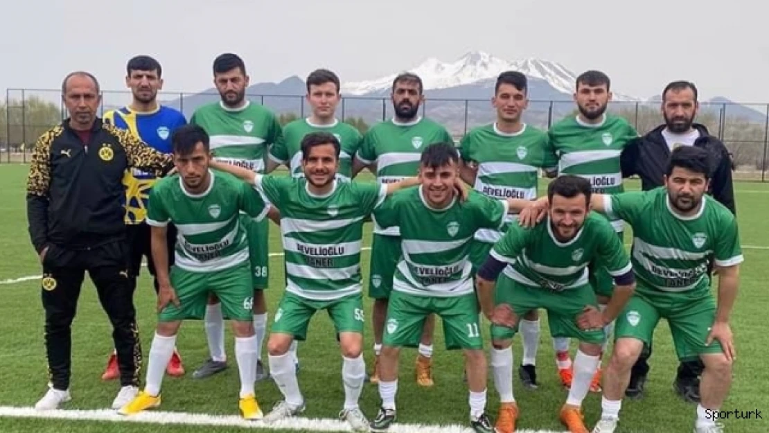 Uçan tekme atan kaleciye 4 maç ceza