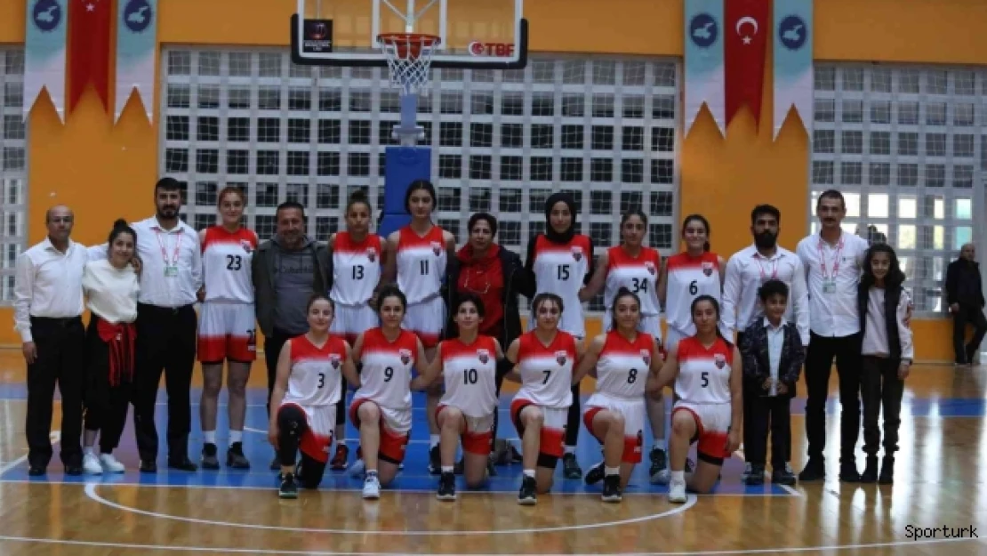 Van Büyükşehir Belediyesi Kadın Basketbol Takımı ilk maçından galip ayrıldı