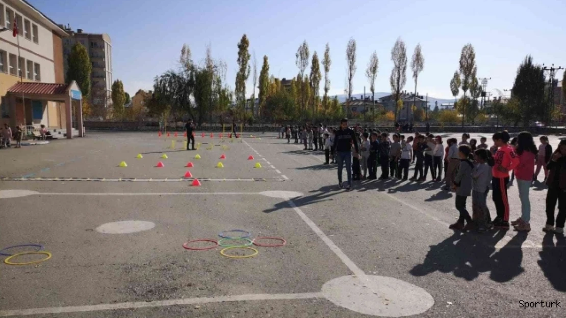Van'da 'İlkokullarda Spor Dalı Eğitim Projesi' başladı